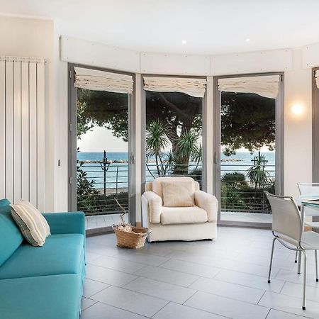 Appartamenti La Vela San Bartolomeo Al Mare Exteriör bild