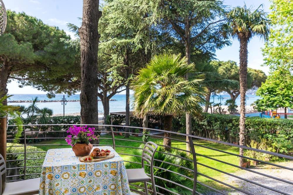 Appartamenti La Vela San Bartolomeo Al Mare Exteriör bild