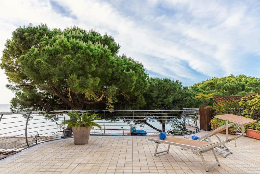 Appartamenti La Vela San Bartolomeo Al Mare Exteriör bild